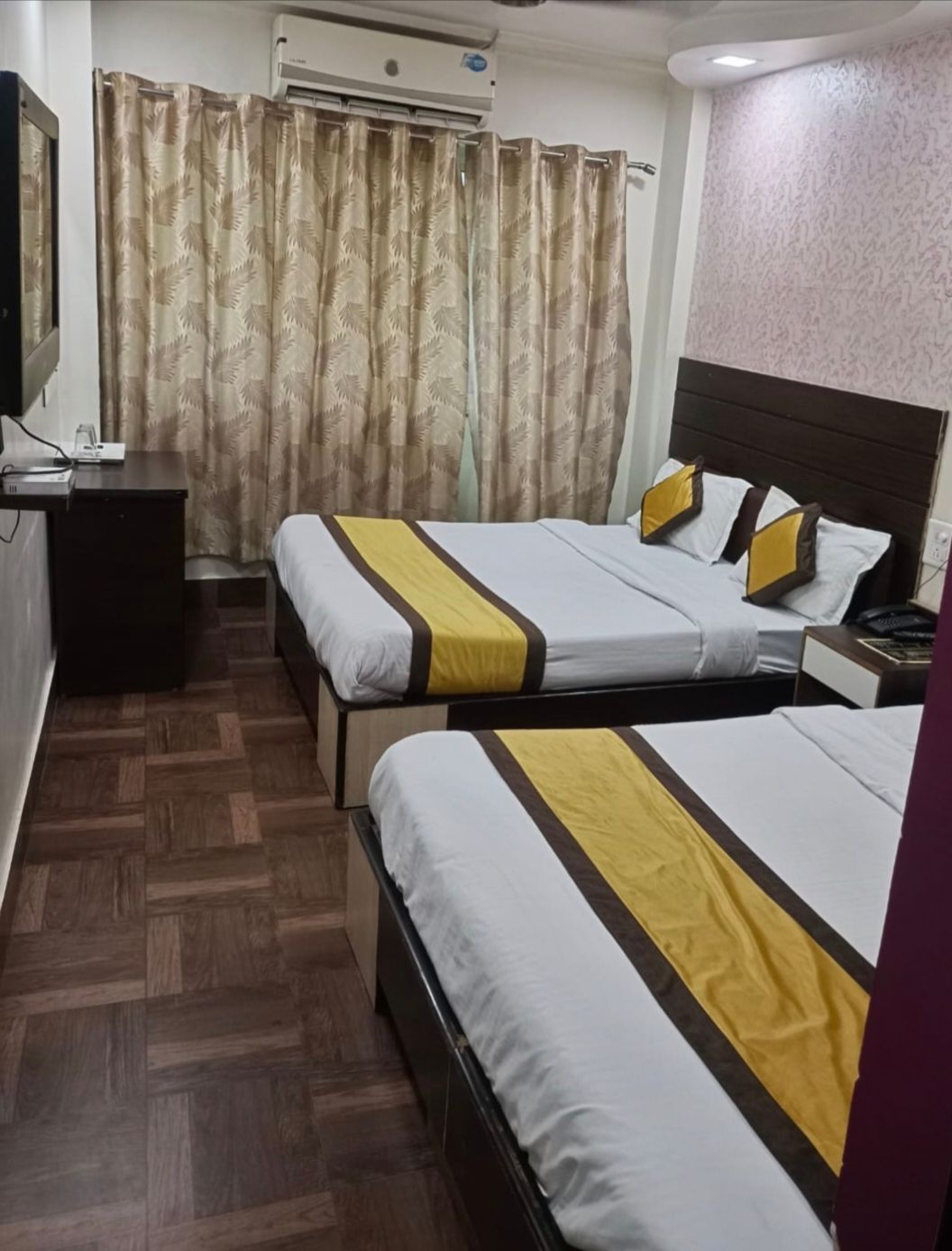 hotel Imperial Inn Deluxe Room 4