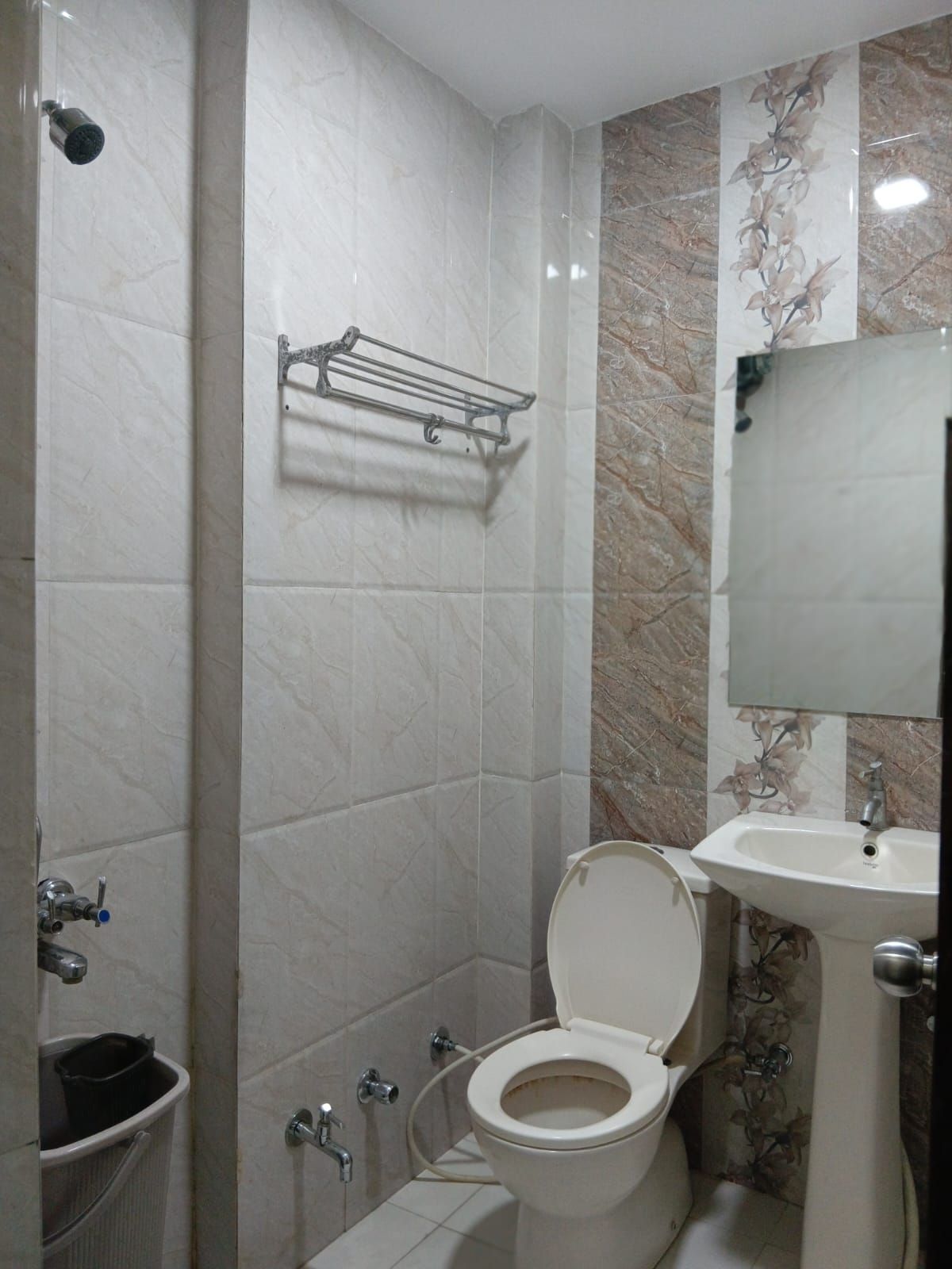 hotel Imperial Inn Deluxe Room 7