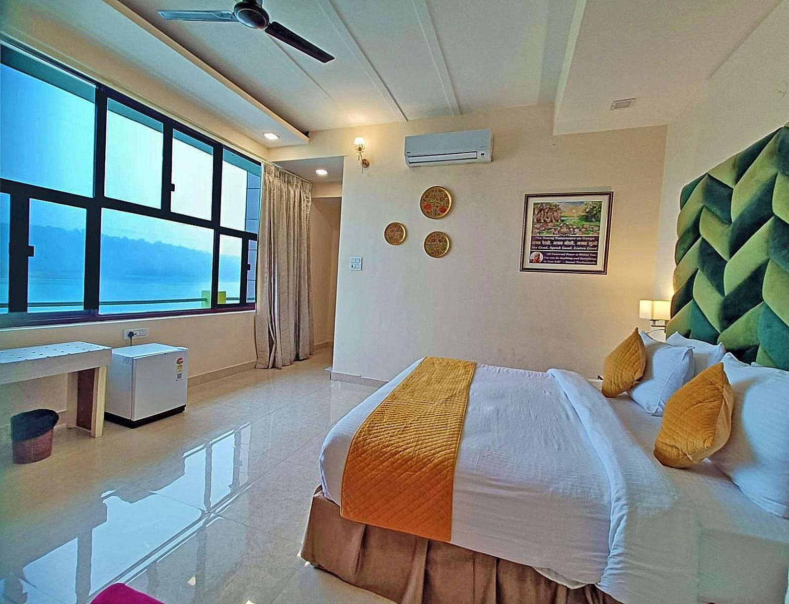 THE NEERAJ NATURECURE - Stay On The Ganges