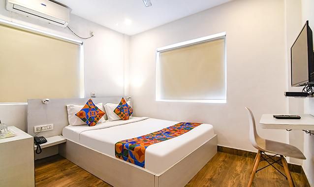 FabHotel Globe Express Deluxe Room 2