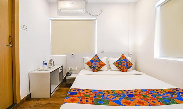 FabHotel Globe Express Deluxe Room 3