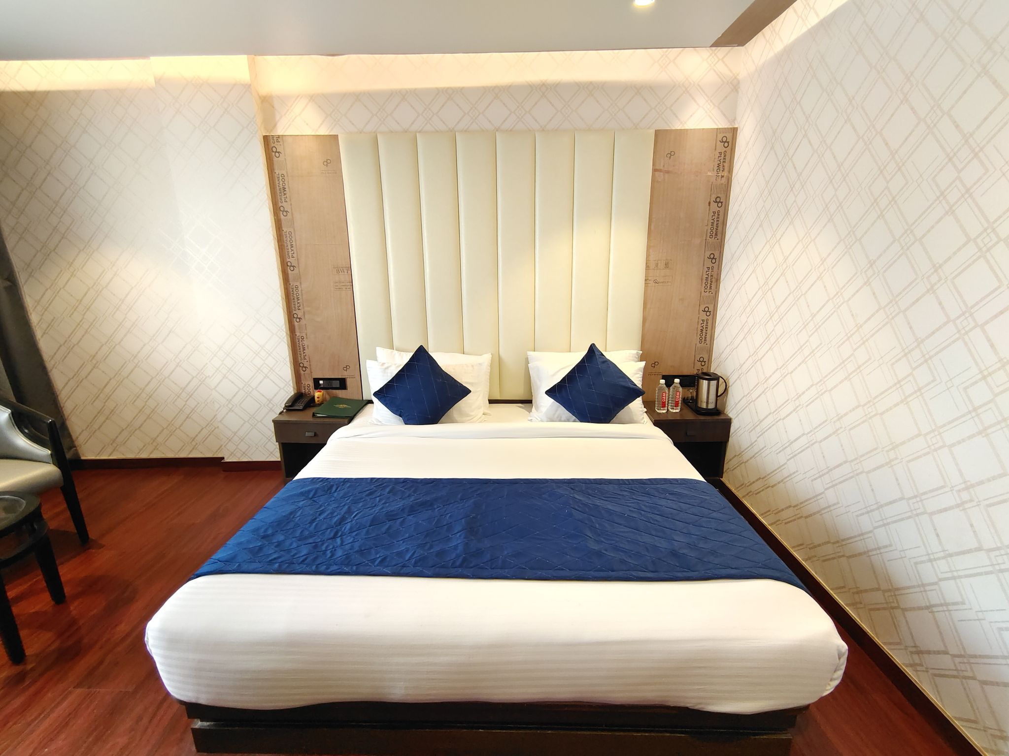 The Emerald Hotel & Siya Milan Banquets Standard Room 5