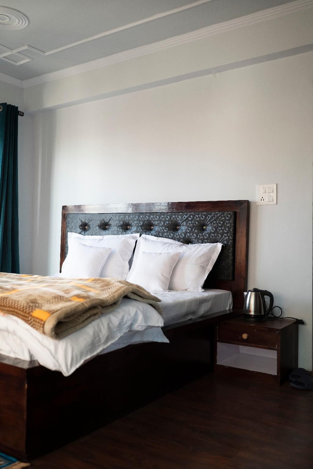 Classic Room with King Bed