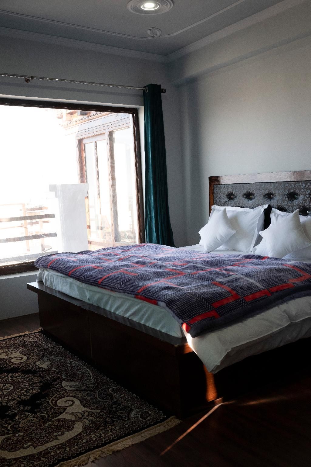 Classic Room with King Bed