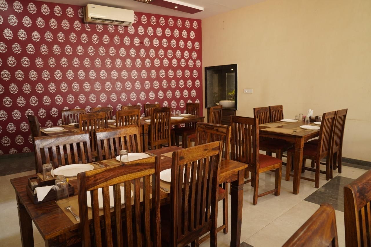 Food & Dining