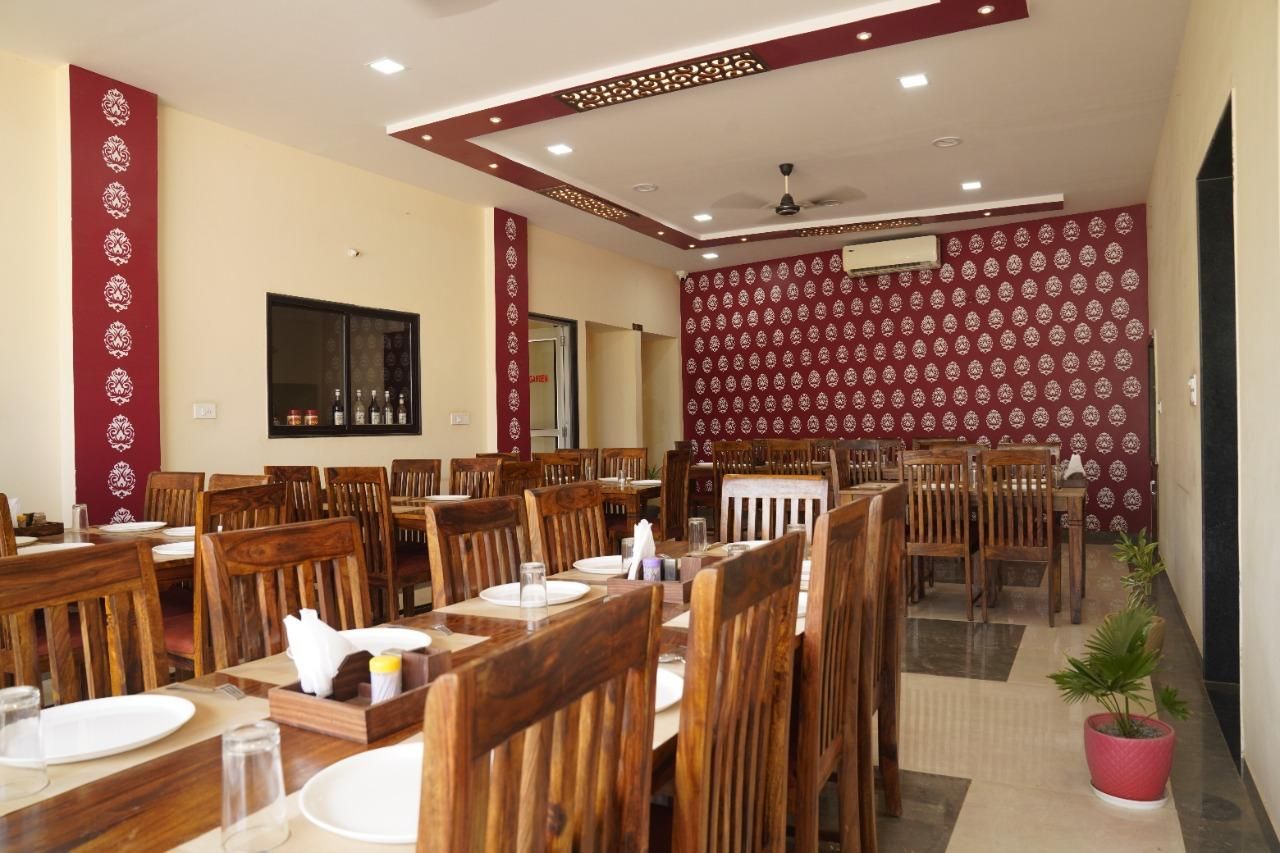 Food & Dining