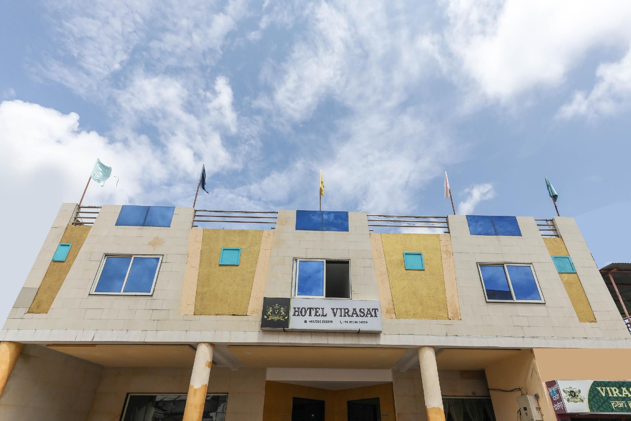 OYO 43851 Hotel Virasat