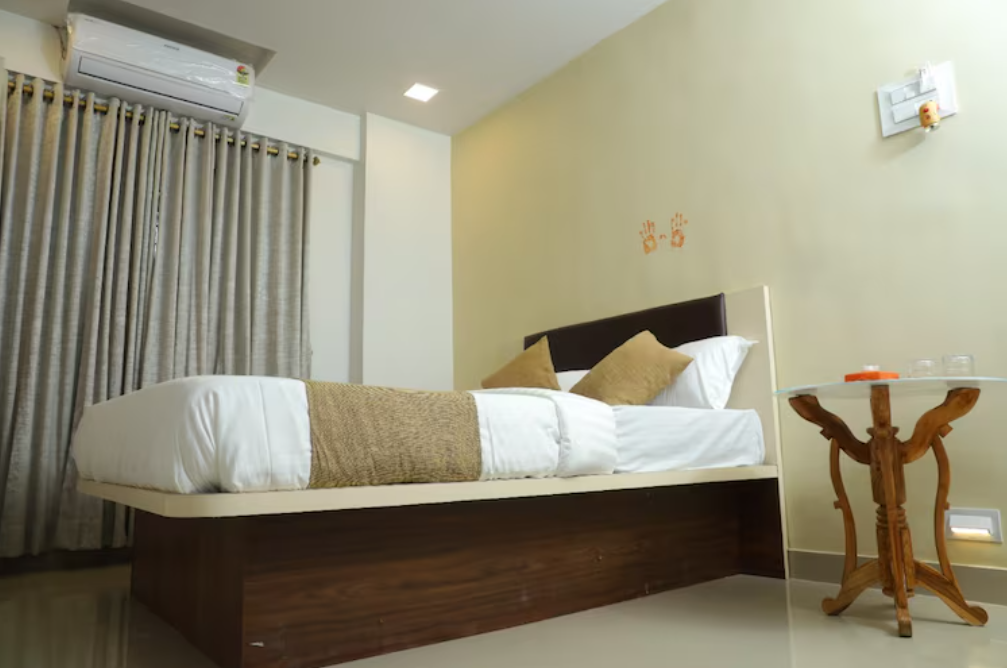 Hotel Success Residency Deluxe AC Room