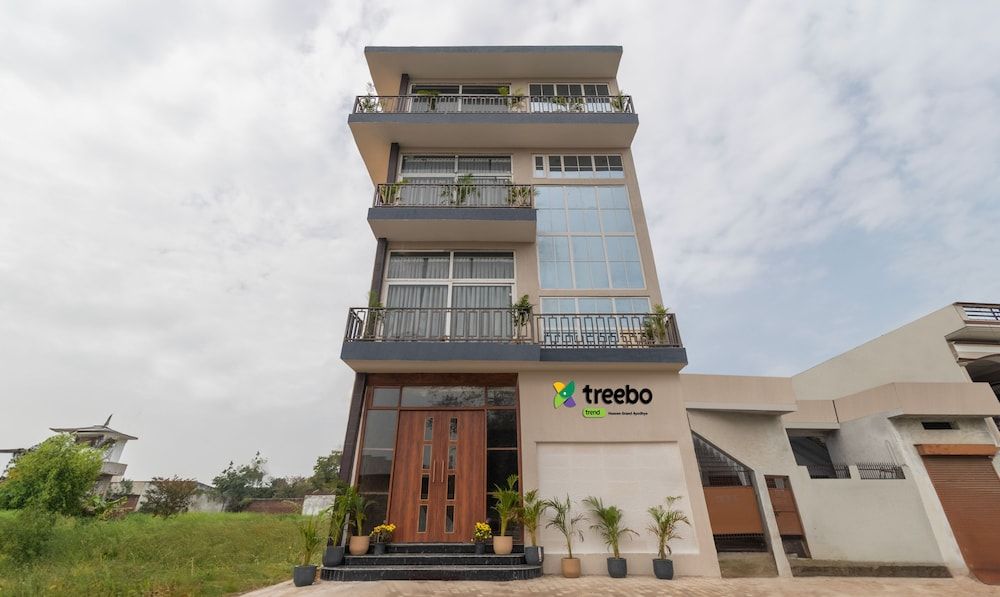 Treebo Heaven Grand Ayodhya