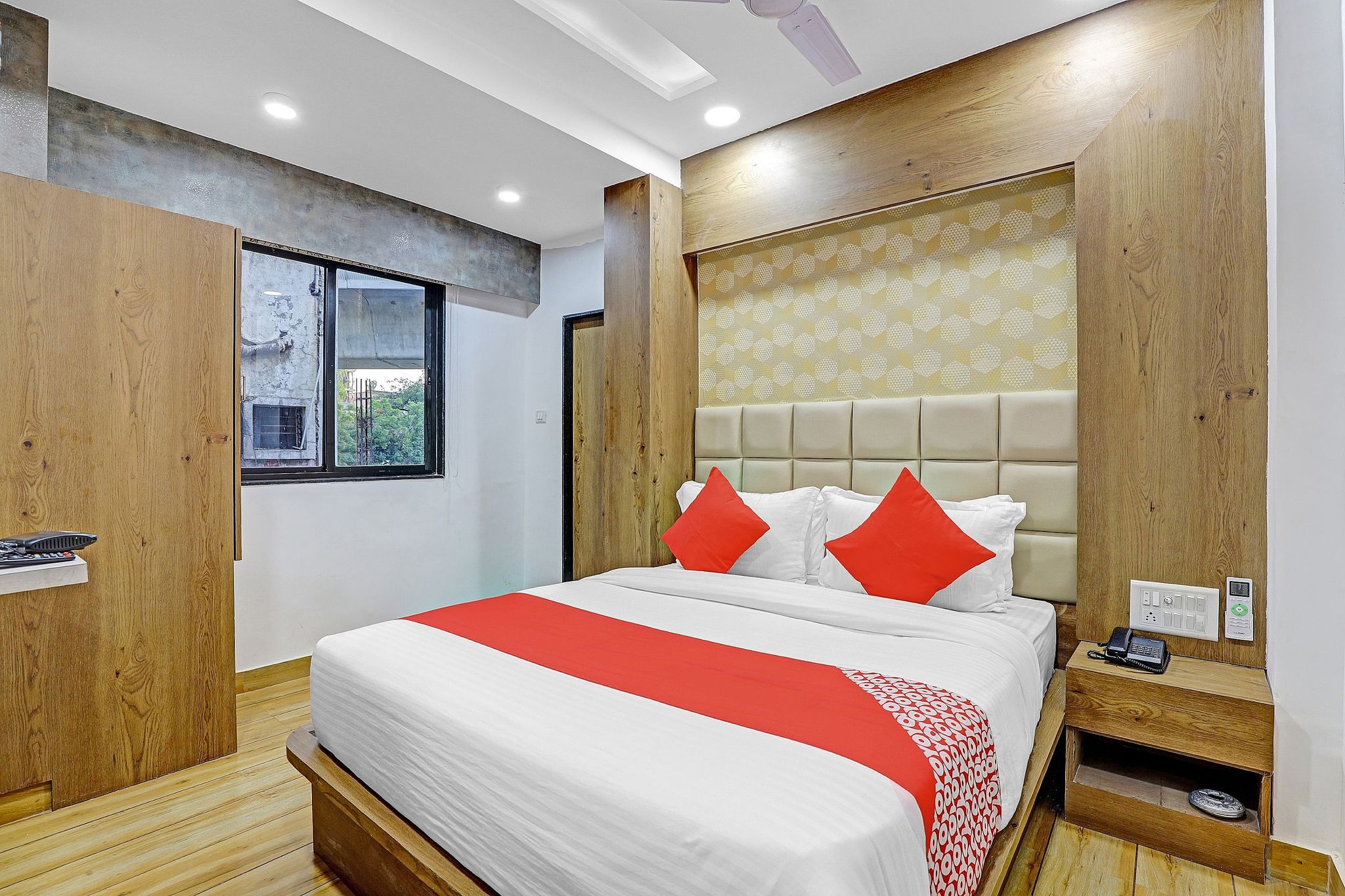 Hotel O R S Palace Deluxe 8