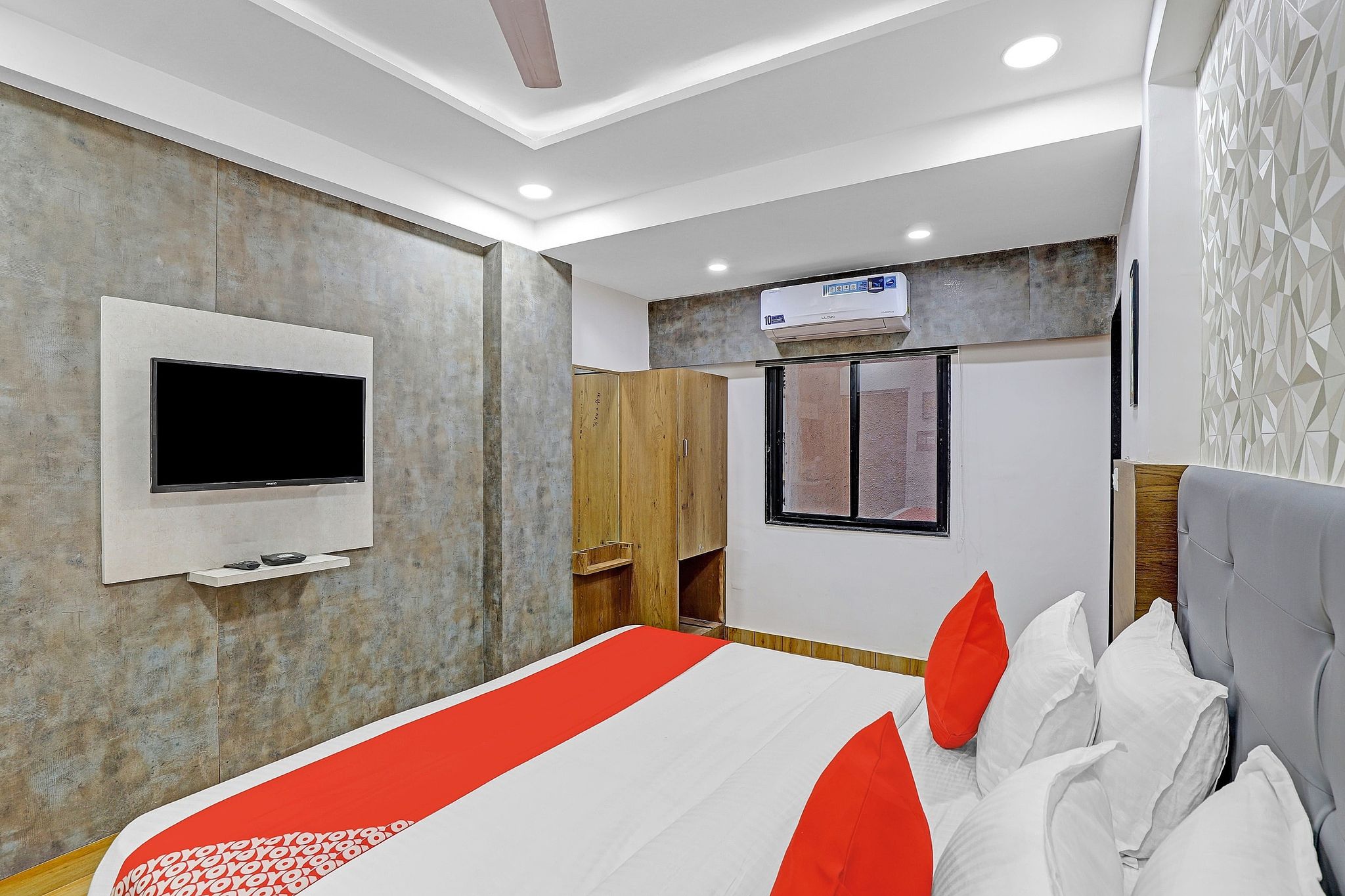 Hotel O R S Palace Deluxe 11