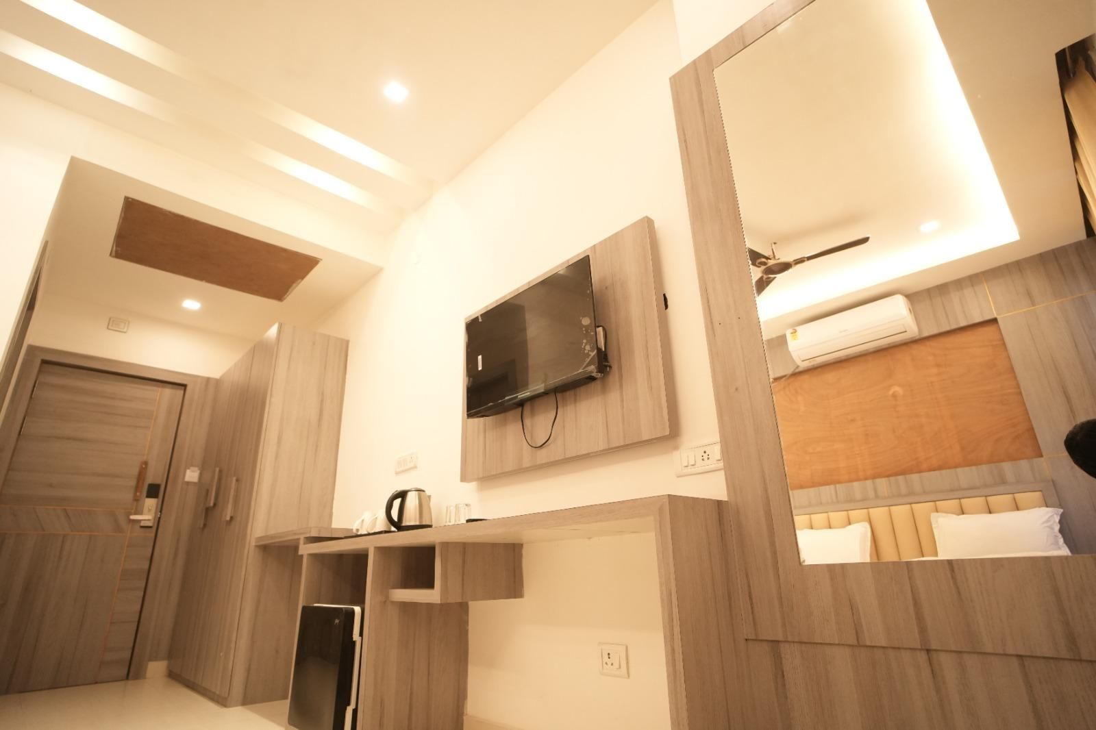 Hotel Shanti International 