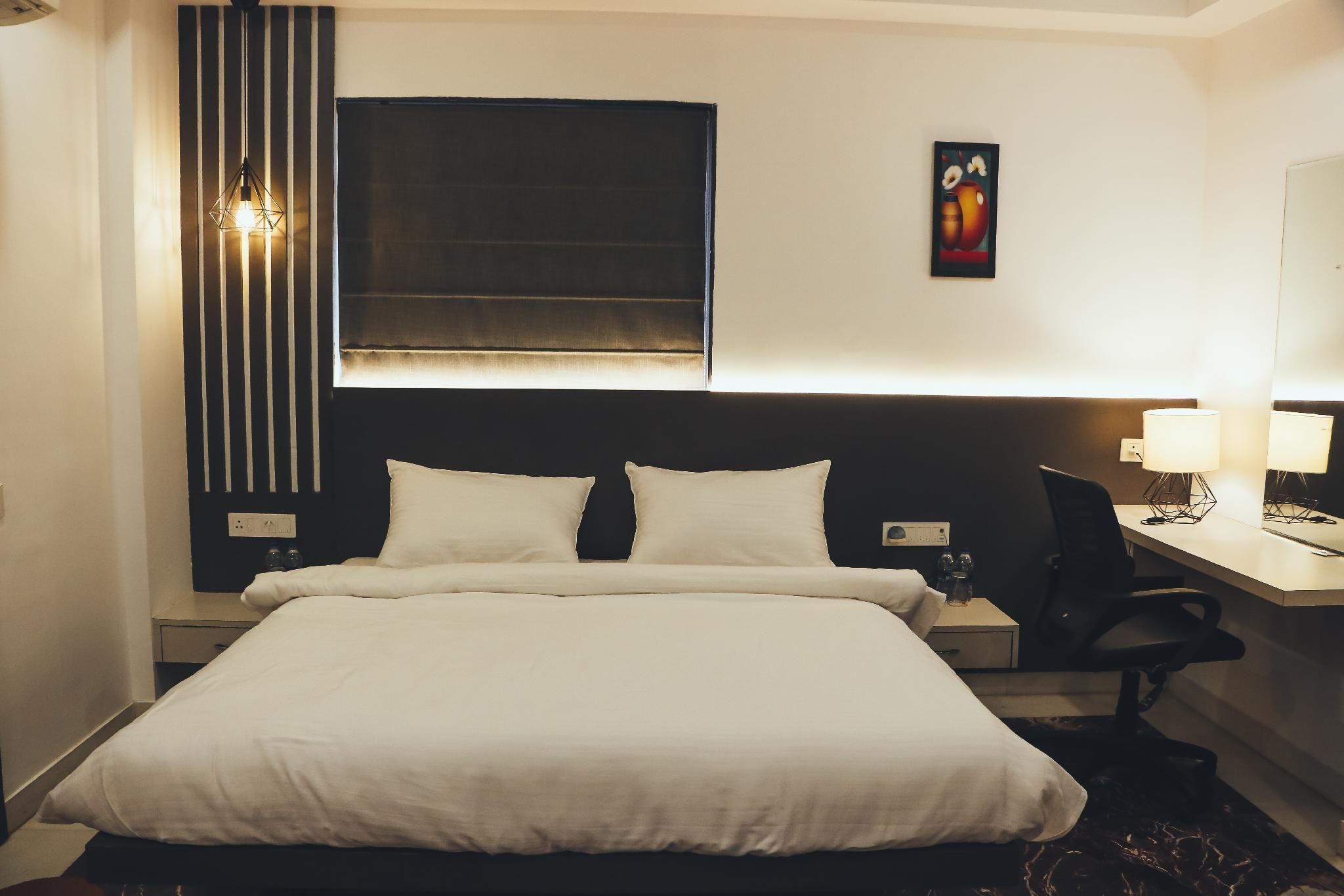 HOTEL MADHUSHREE Pearl 6