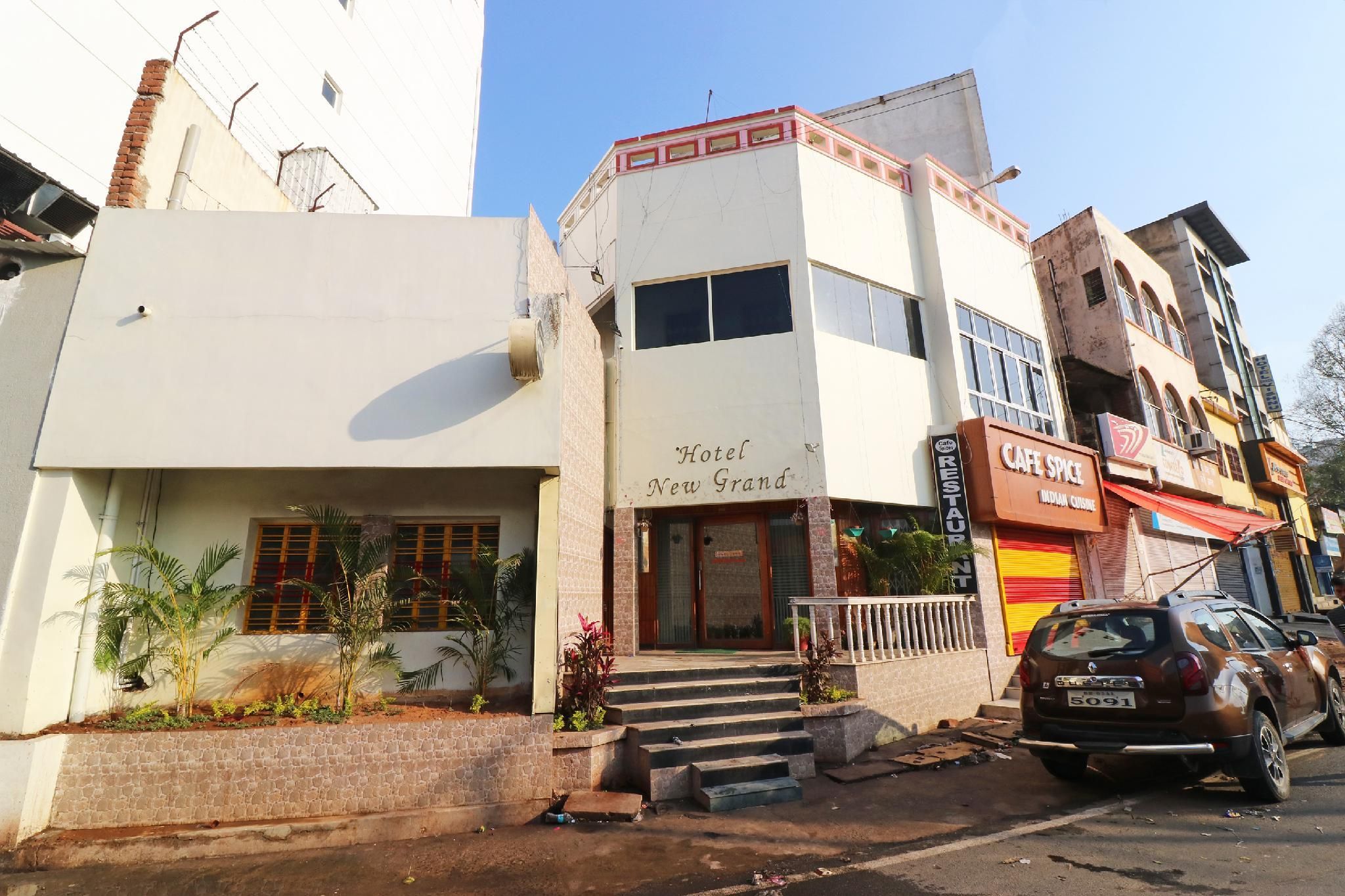 OYO 30090 Hotel New Grand