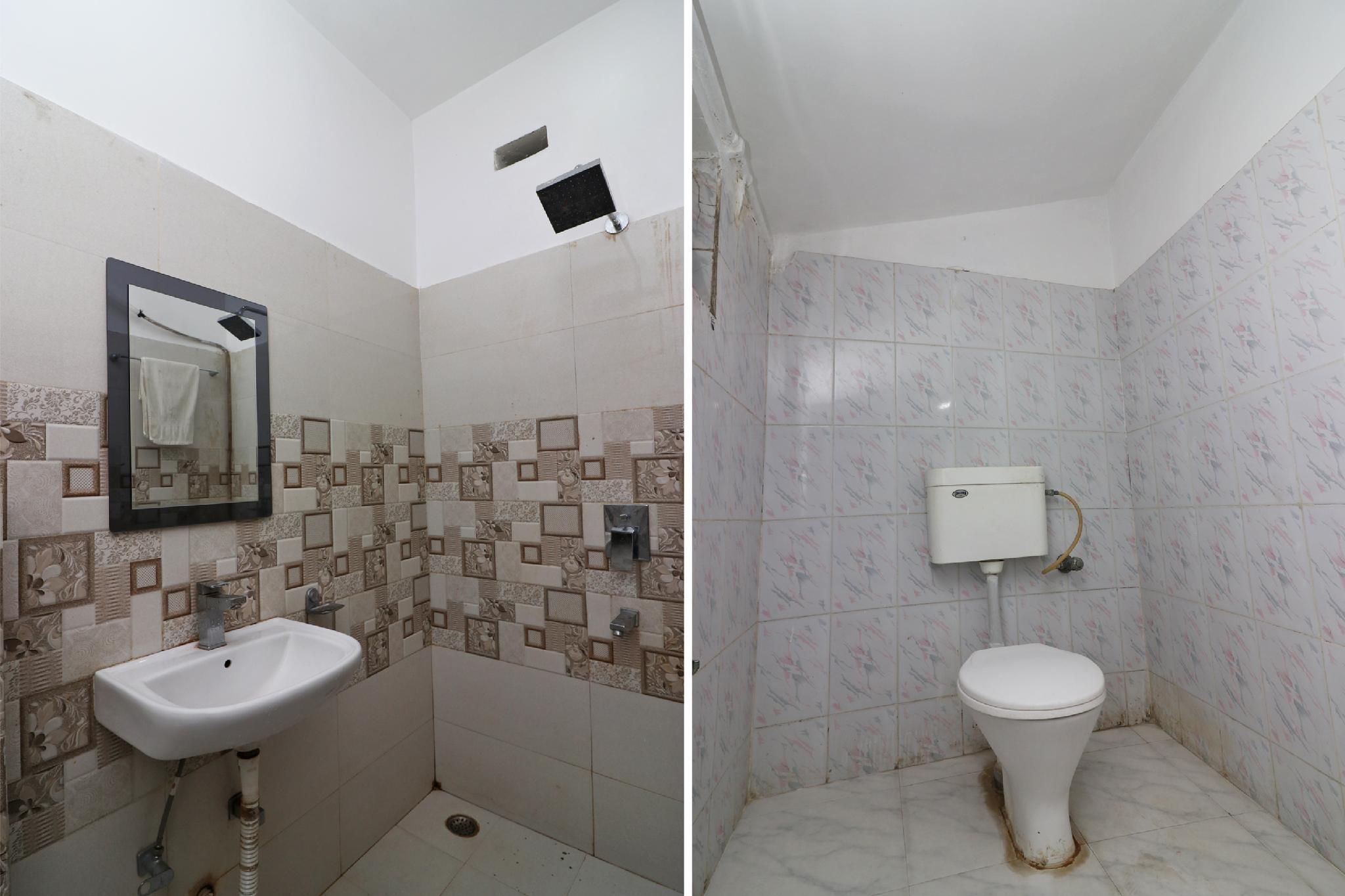 OYO 30090 Hotel New Grand Deluxe Double or Twin 4