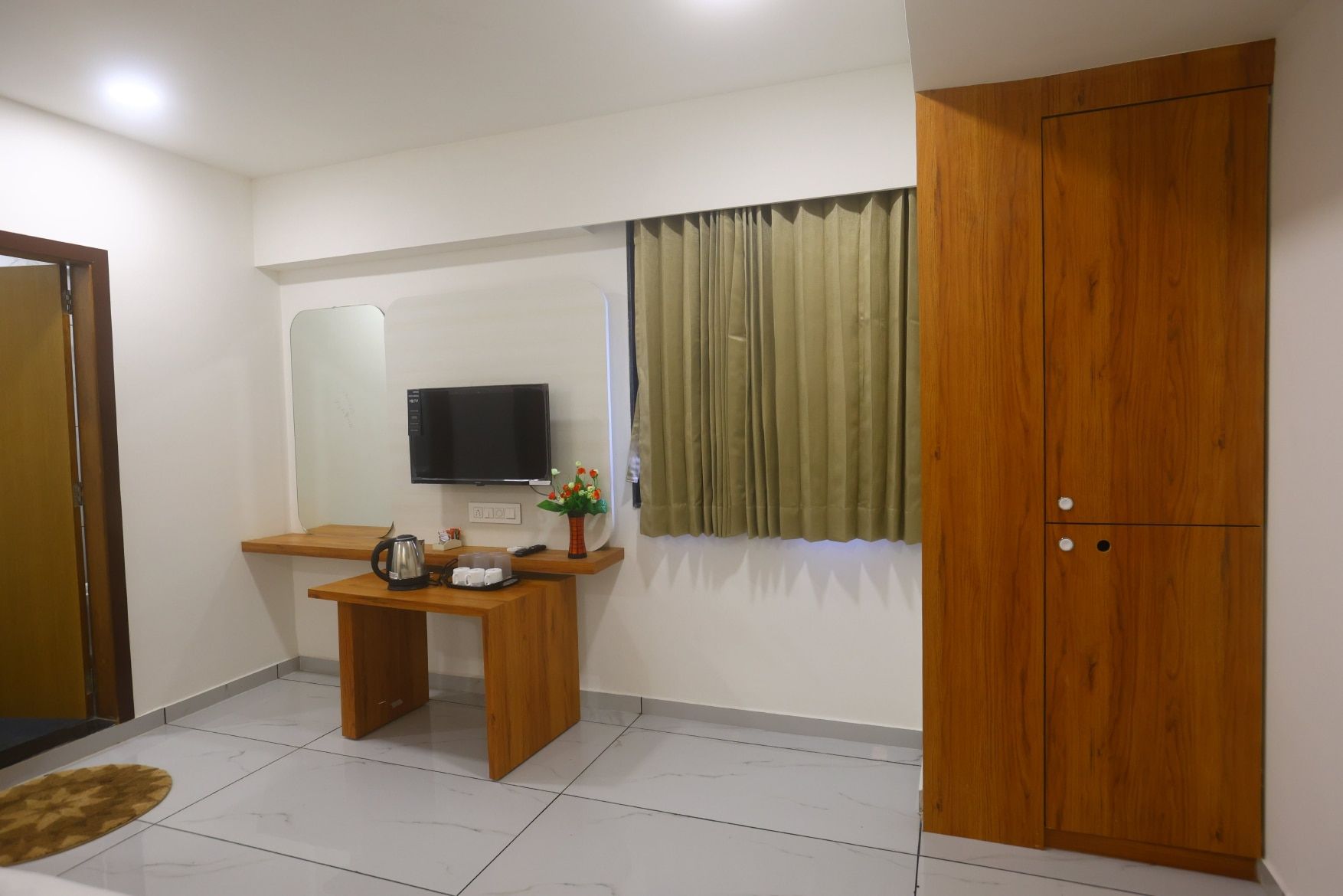 Super Deluxe Premium