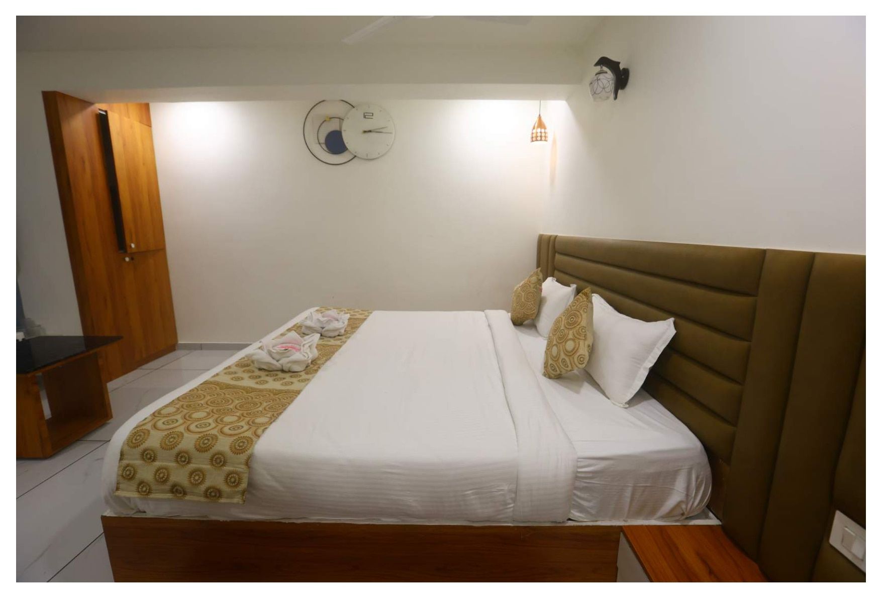 Super Deluxe Premium