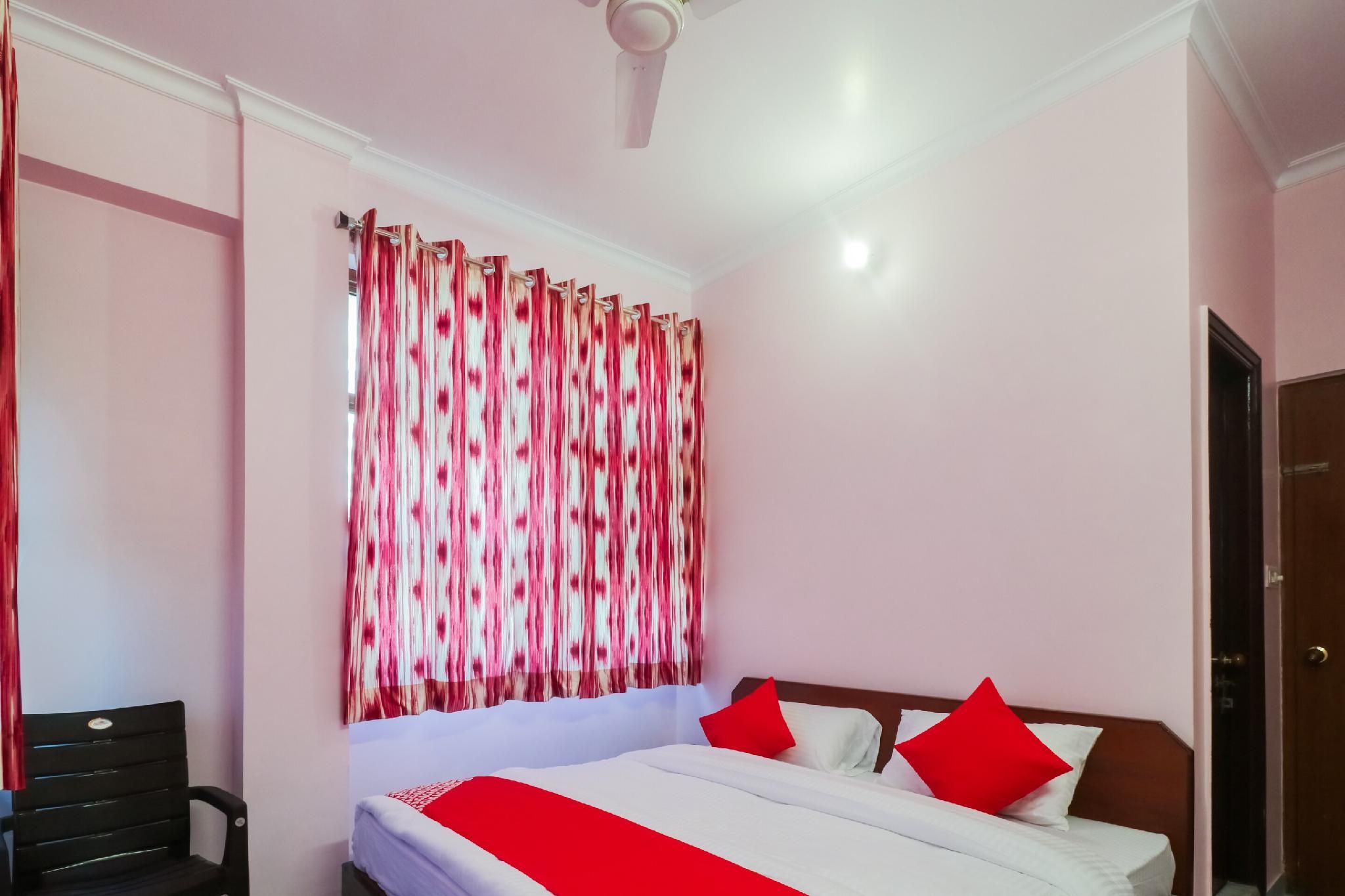 OYO 24733 Milan Garden N Restaurant Classic Double or Twin 3