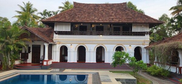 Kumarakom Tharavadu - Heritage Hotel