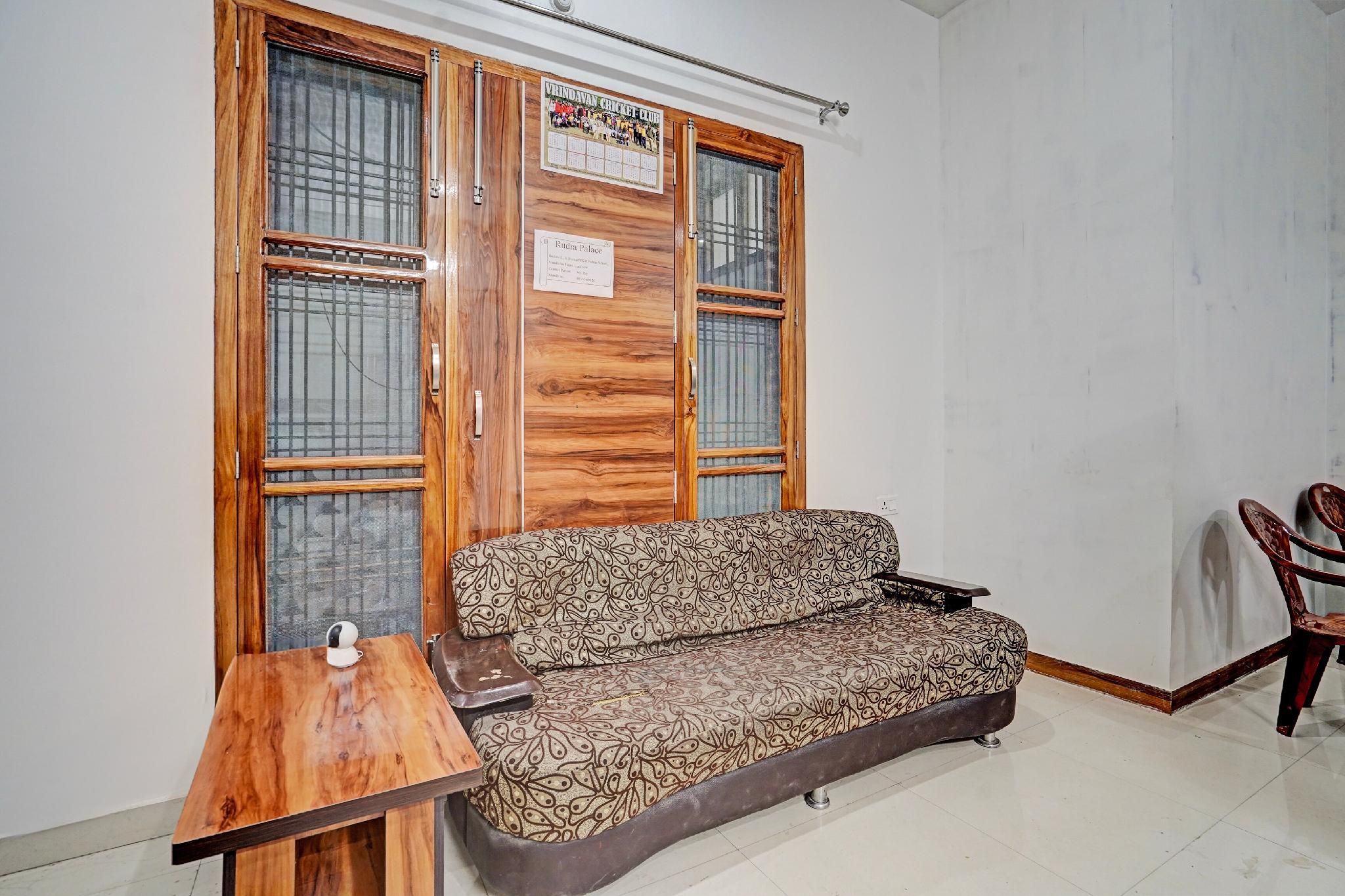 OYO Flagship Rudra Palace