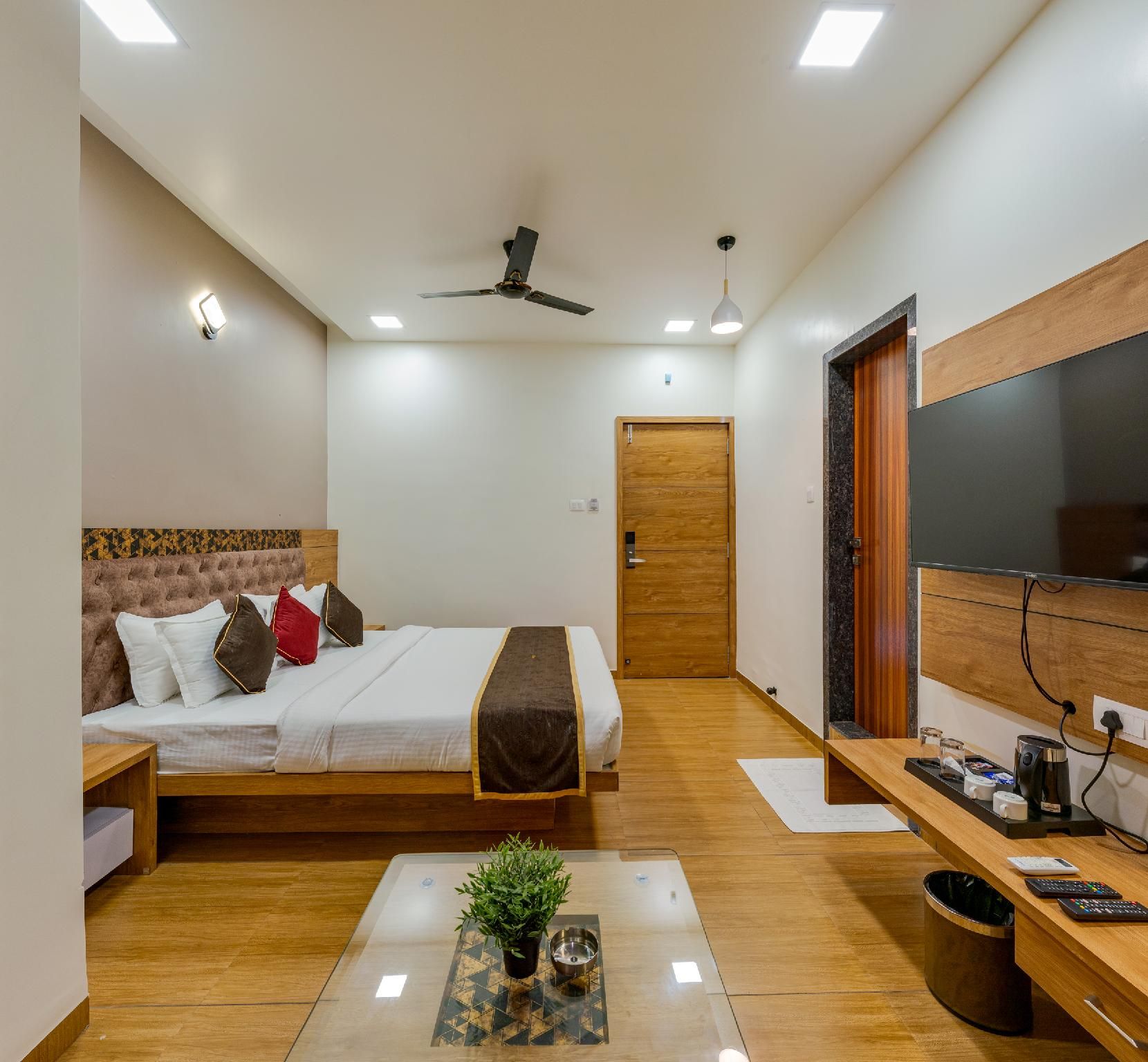 Hotel Agatya Miraj Deluxe Air Conditioning Room