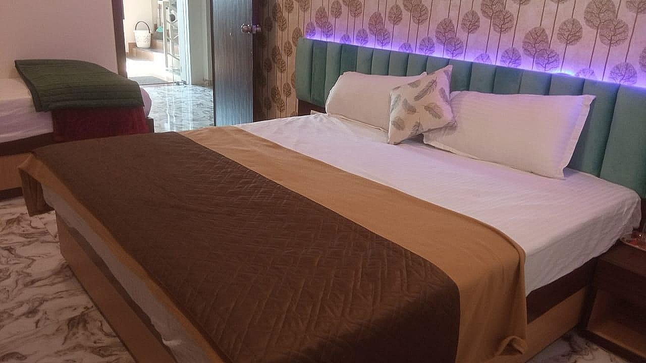 Hotel Shaswat Inn Deluxe AC Room 2