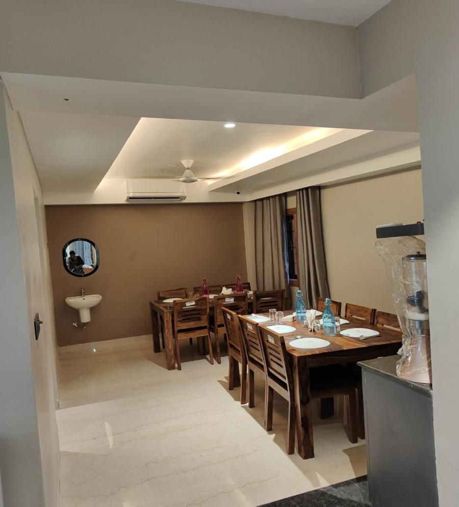 Food & Dining