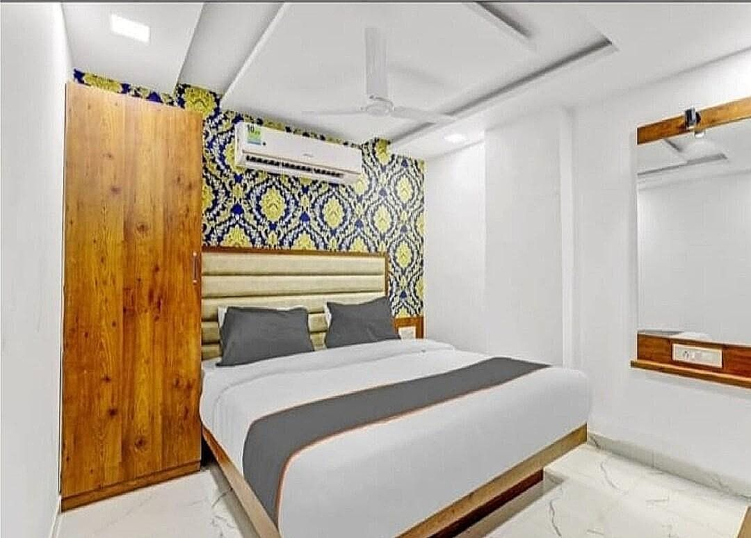 Deluxe Air Conditioning Room