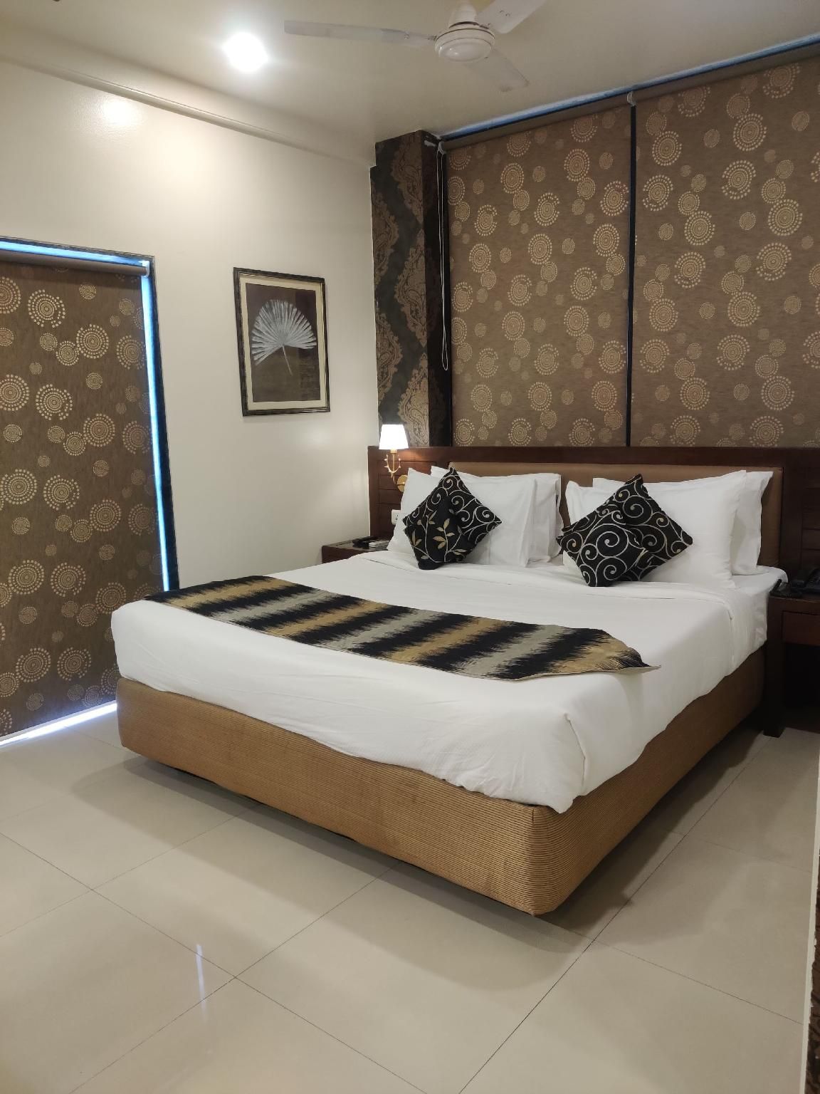 Premier Corner Suite