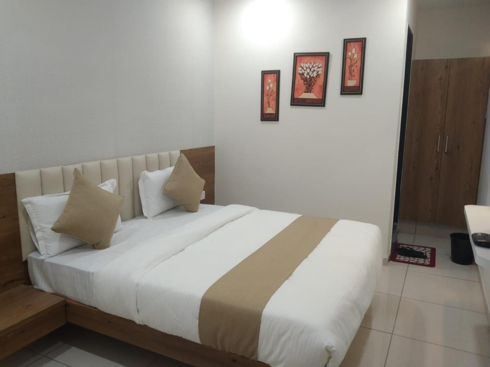 Deluxe Air Conditioning Room