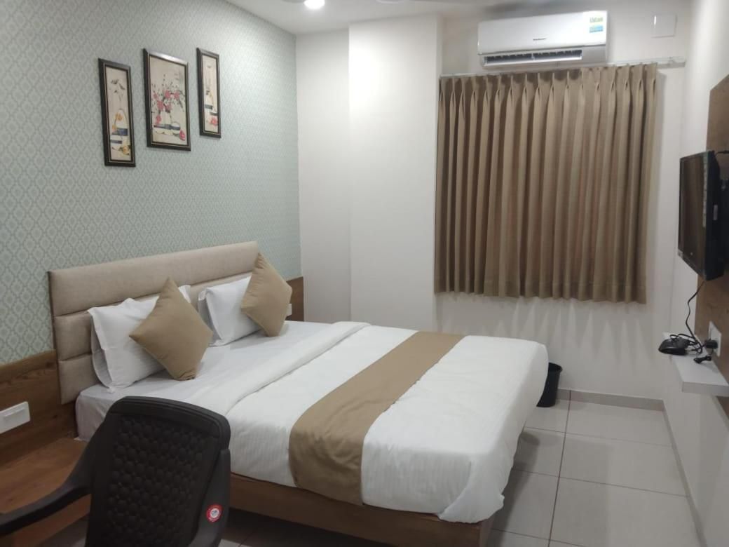 Deluxe Air Conditioning Room