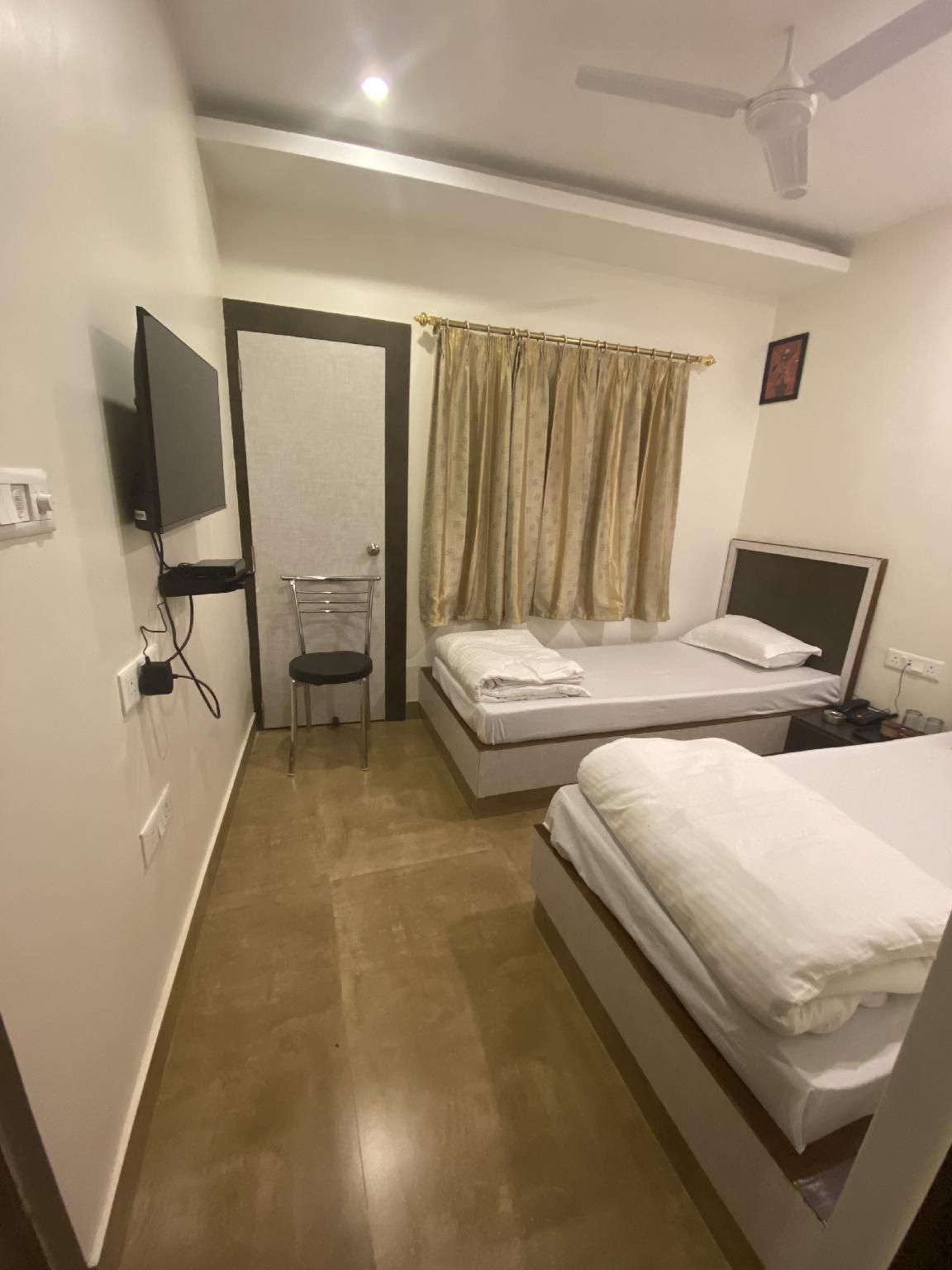 Twin Room with Private Bathroom