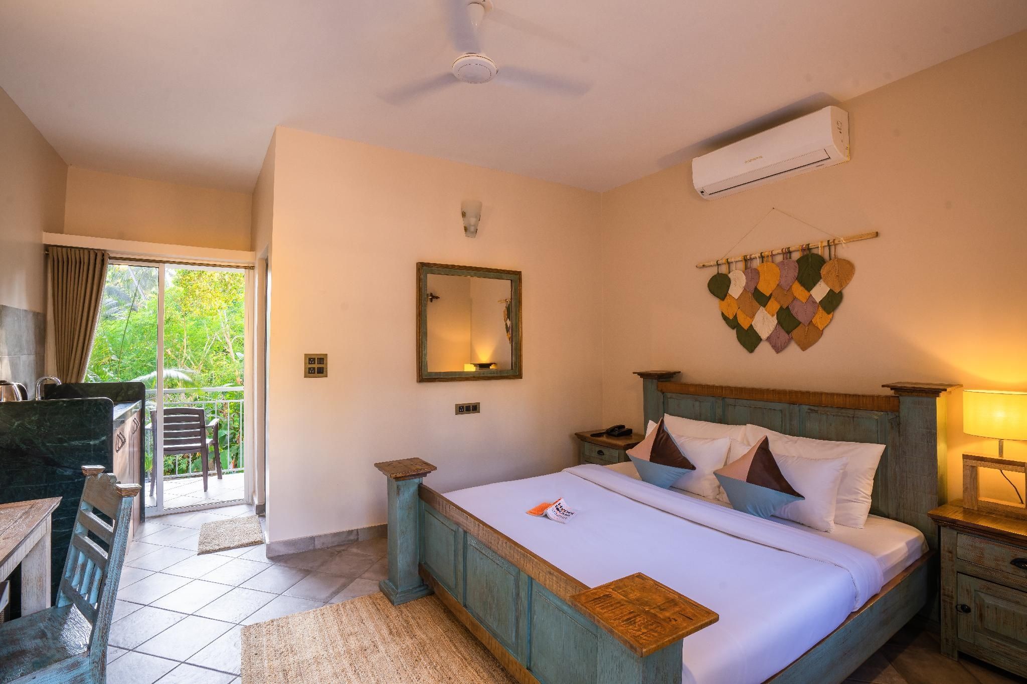 Zostel Goa (Morjim) Standard Room with Balcony