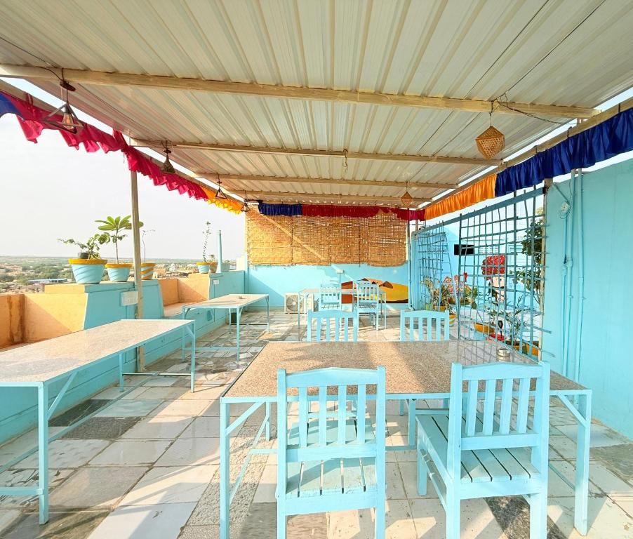 Food & Dining