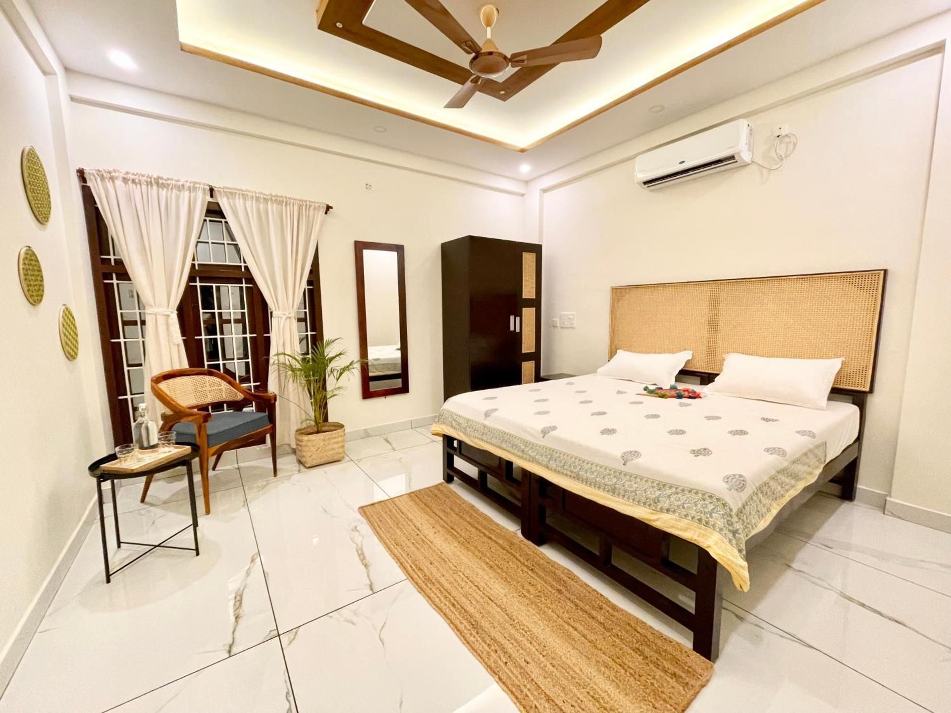 Superior King Room