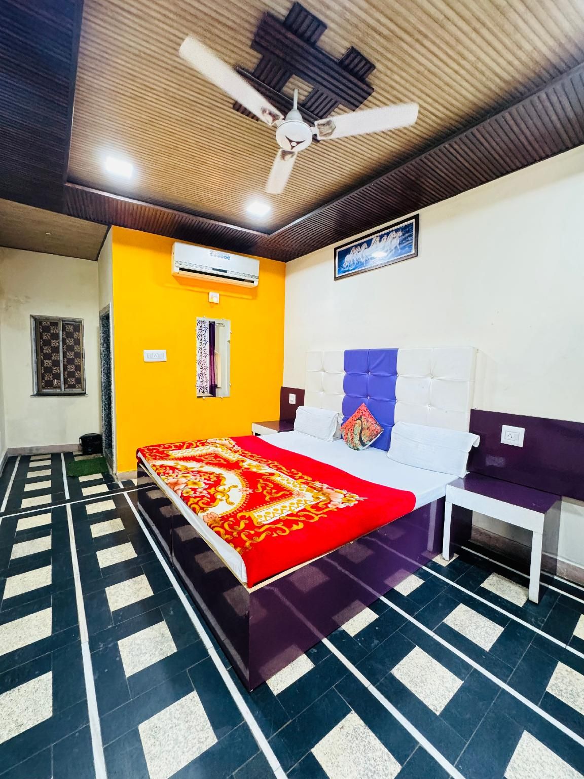 Hotel New Sun N Rock ( 1km from Nakki Lake ) Standard Non AC Room
