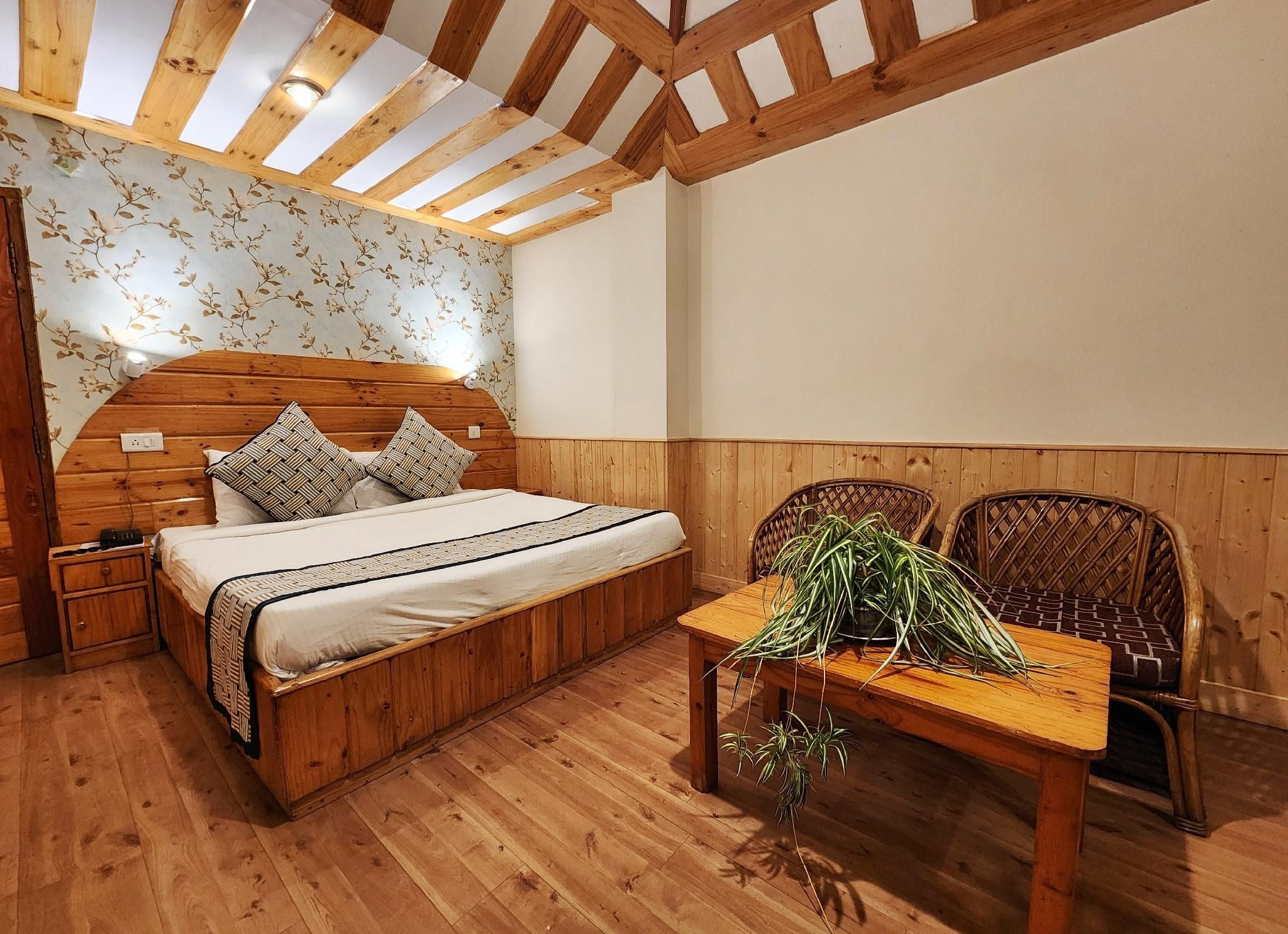 Deluxe Room with Valley View