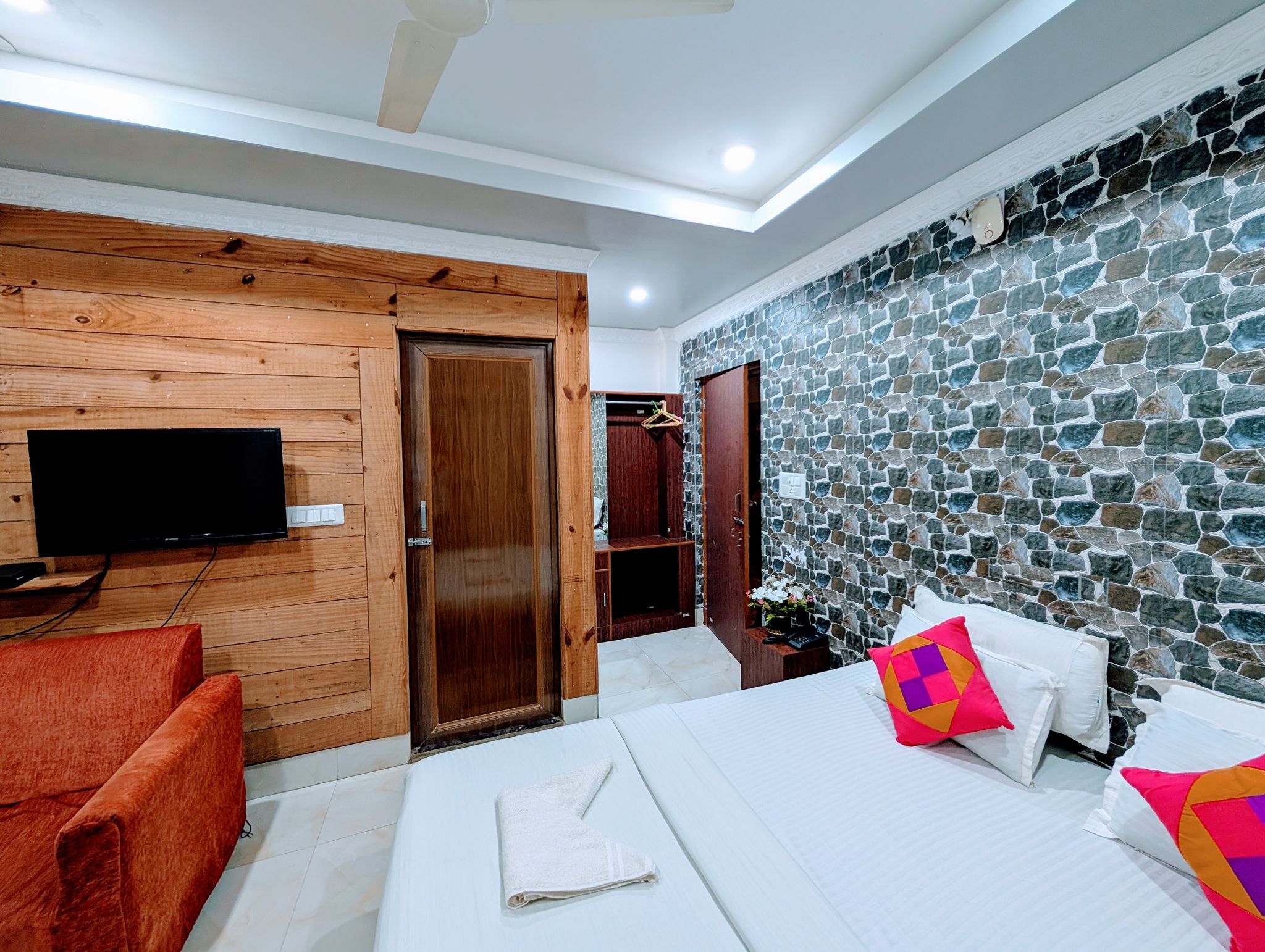 Dip Holidays Standard AC Double Room 3