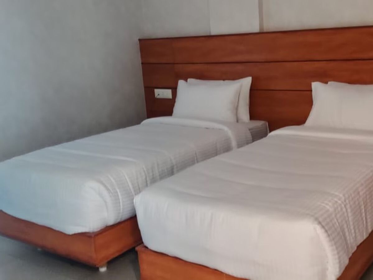 Deluxe ( Triple Bed )