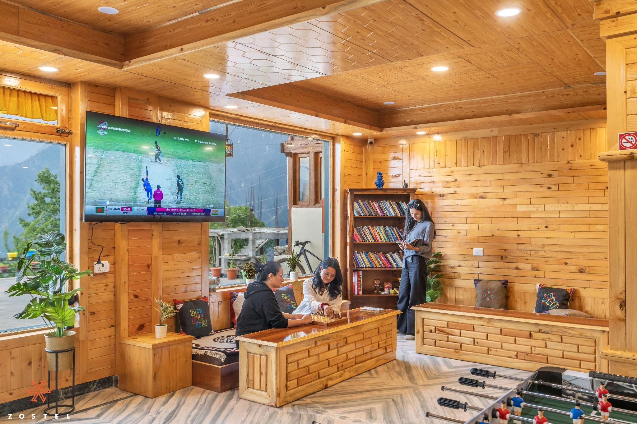 Shared lounge/TV area