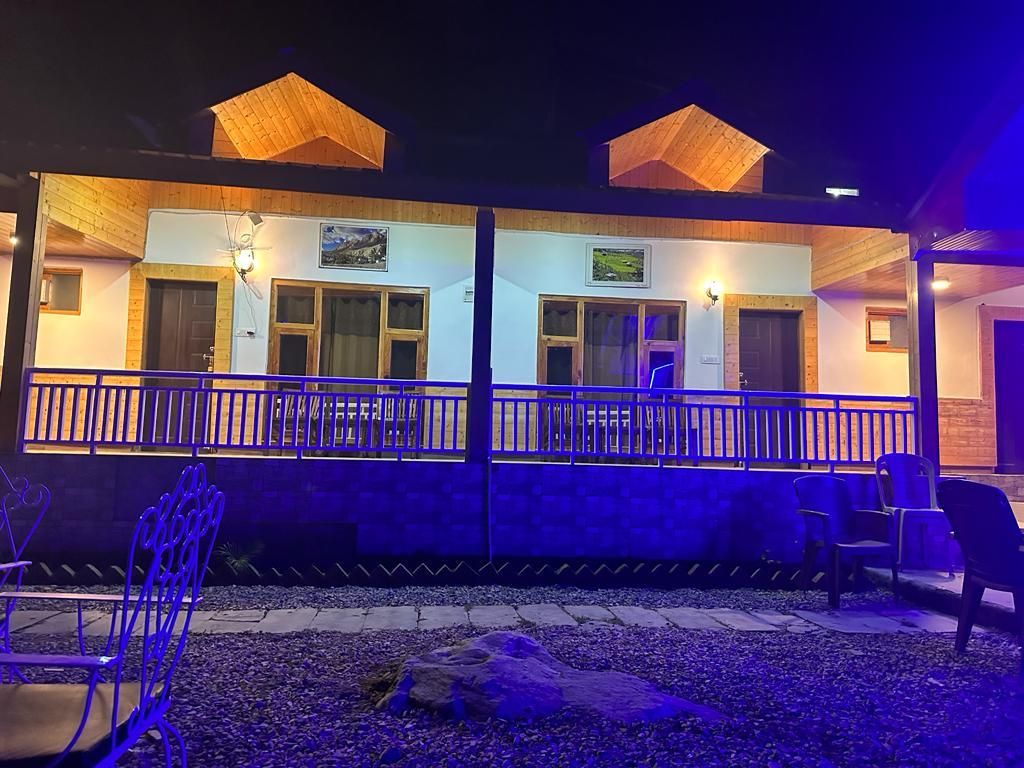 Mount Vista Huts And Cafe