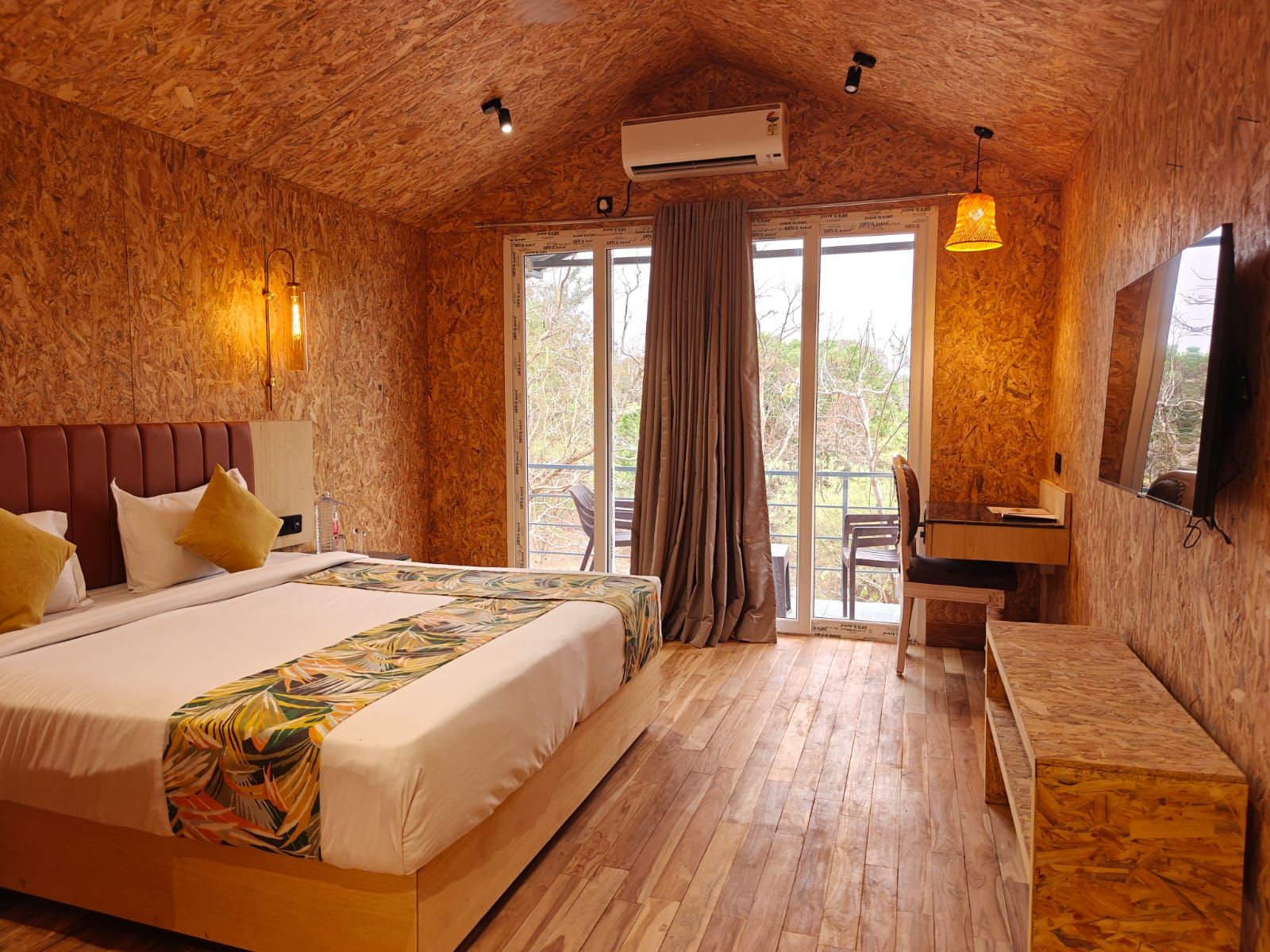 Citrus Prime Hill Queen Resort SUPERIOR ROOM 3