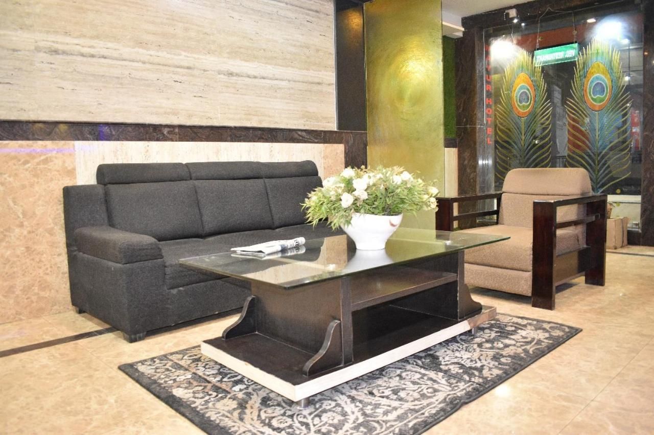 Shared lounge/TV area