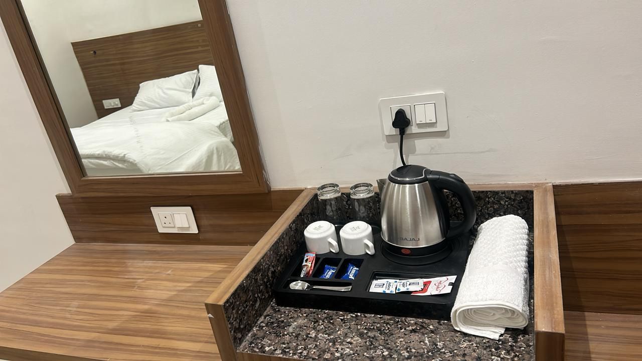 Hotel Om Kedar Deluxe - Air Conditioning 2