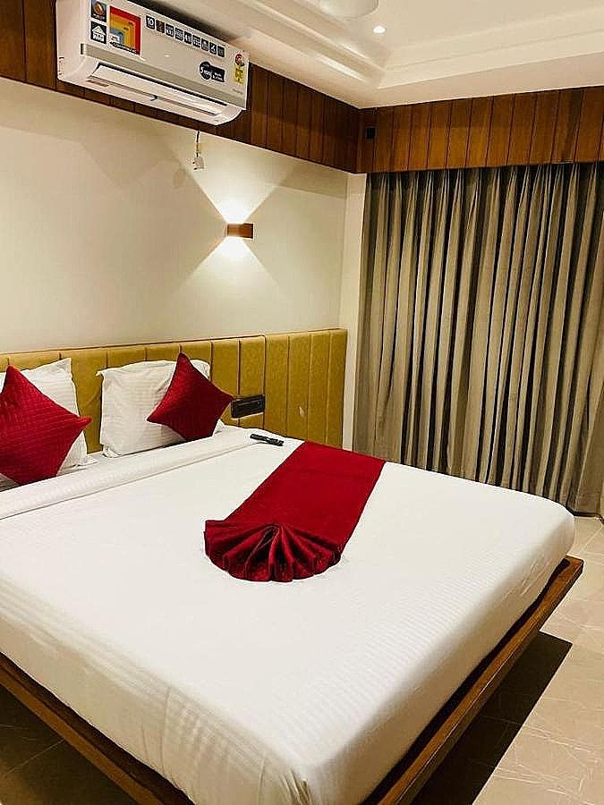 Hotel Emora Tree Deluxe Double Room 2