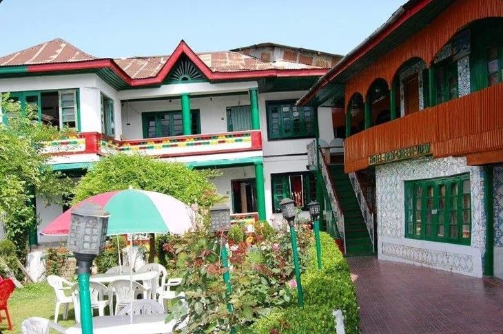 Goroomgo New Green View Srinagar