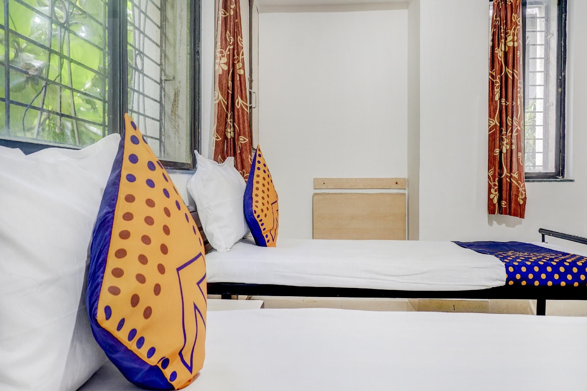 SPOT ON Room without Air Conditioning