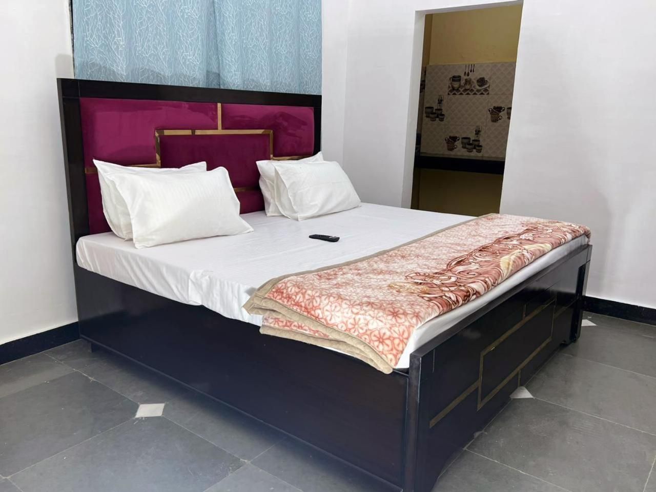 Deluxe King Bed Room
