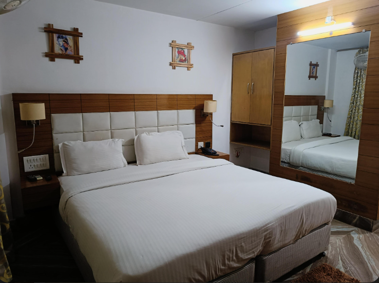 Semi Suite Room