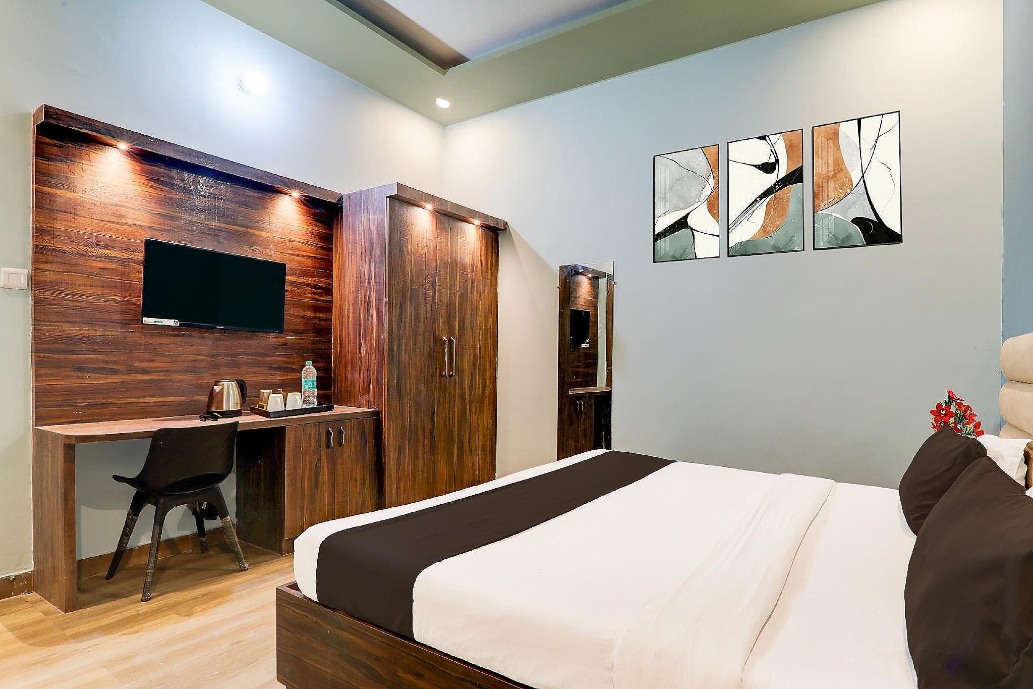 Super Hotel O Gomti Nagar Vigyan khand formerly Madhuvan Deluxe Double or Twin 3
